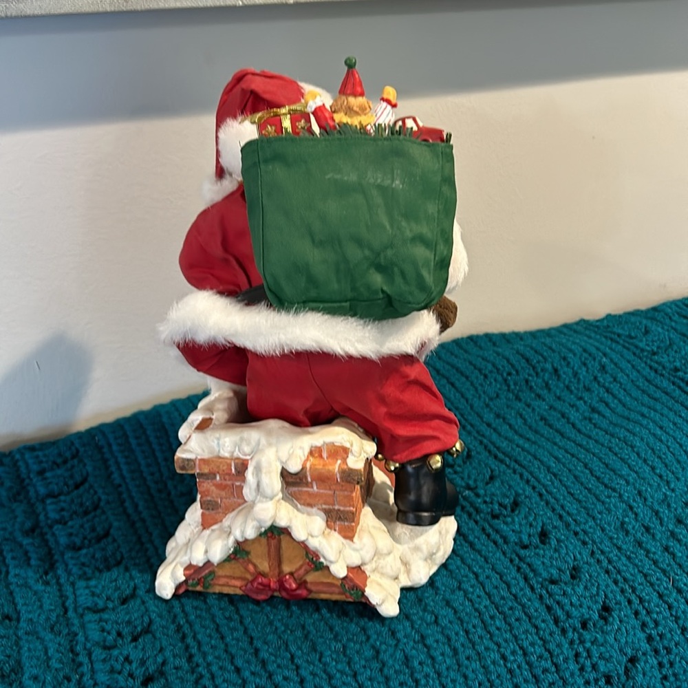 SANTA ON CHIMNEY ROOF - Picture 3 of 4